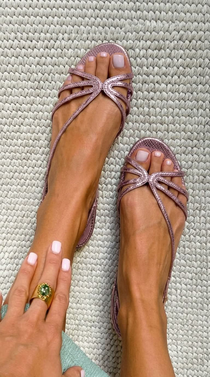 Emilia – Goldene Sommer-Eleganz-Sandalen
