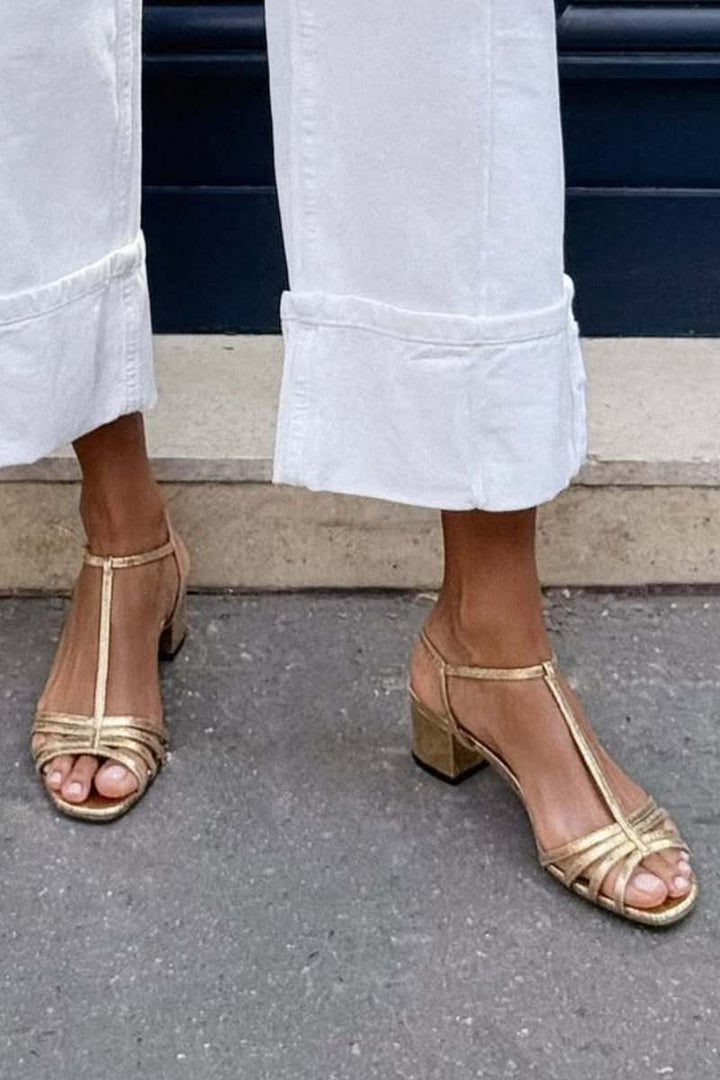 Clara – Goldene Alltags-Eleganz-Sandalen
