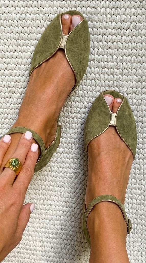 Franziska – Elegante Salbeigrüne Sandalen