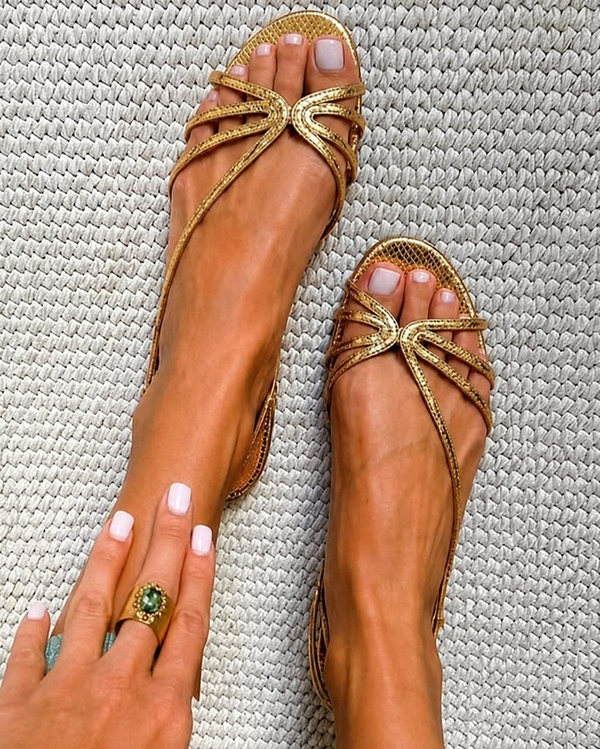 Emilia – Goldene Sommer-Eleganz-Sandalen
