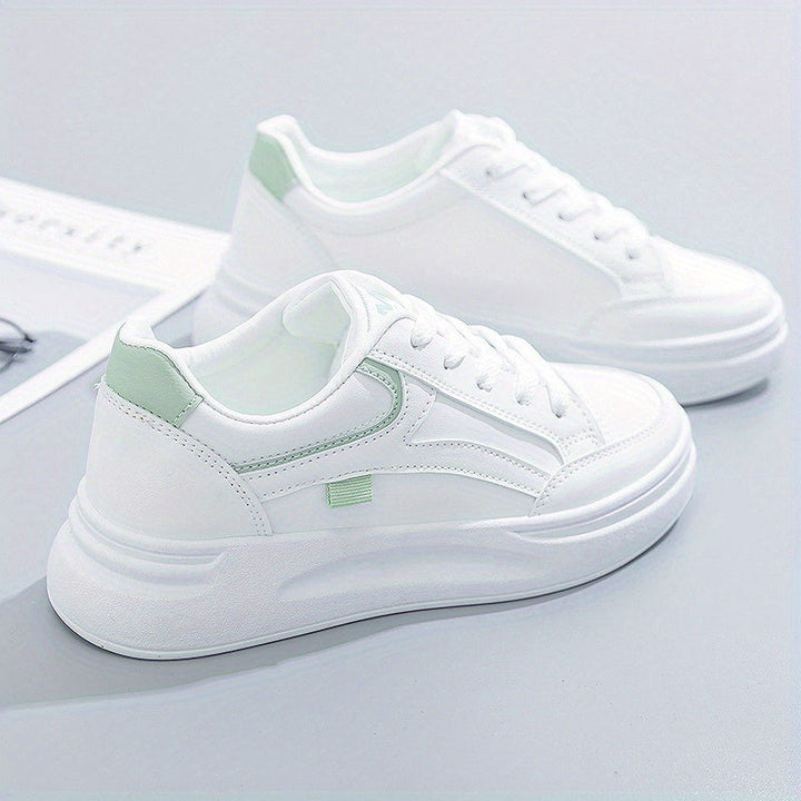 Chice weiße Sneakers mit leichtem Komfort